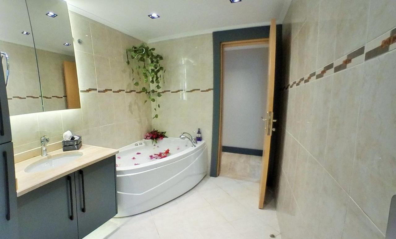 Fun&Sun Two Villas For Big Families เบเลก ภายนอก รูปภาพ